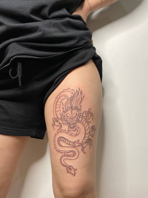 Thigh Dragon Tattoo, Tattoo Pierna Mujer, Middle Of Back Tattoo, Dragon Thigh Tattoo, Japanese Tattoo Women, Rose Tattoo Stencil, Small Dragon Tattoos, Chinese Dragon Tattoos, Bff Tattoos