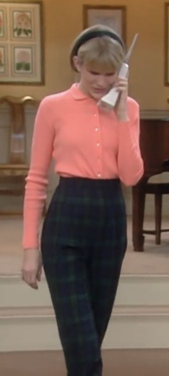 The Nanny Season 1, The Nanny Maggie Outfit, Maggie The Nanny Outfits, Maggie Sheffield Outfits, The Nanny Maggie, 90s Fashion Outfits 1990s Party, The Nanny Fashion, The Nanny Outfits, 90s Fashion Outfits 1990s Style