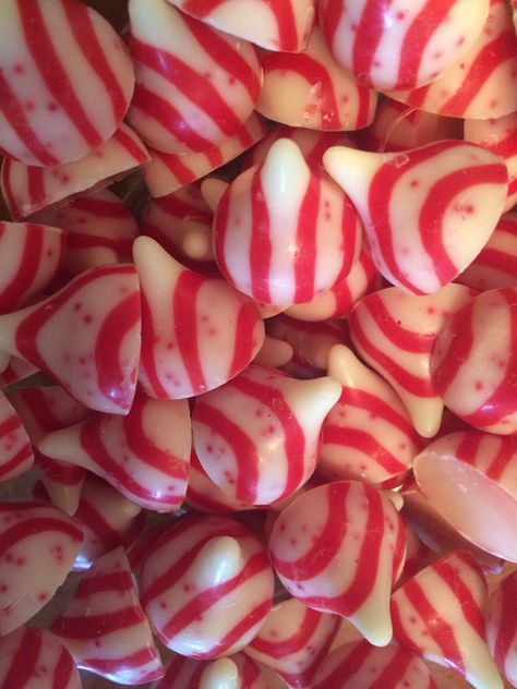 Candy Cane Hershey Kisses unwrapped Candy Cane Aesthetic, Colourful Chocolates, Winter Angel, Fantasy Party, Kisses Candy, Rainbow Christmas, Blossom Cookies, Hershey's Chocolate, Hershey's Kisses