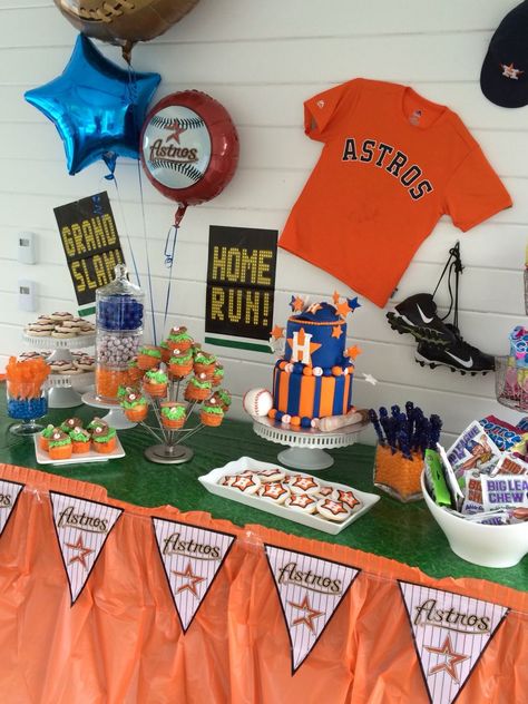 Houston Astros Baseball Party Angels Baseball Party, Astros Birthday Party Ideas, Astros Party Ideas, Astros Birthday Party, Astros Baseball Party, Houston Astros Birthday Party, Astros Party, Cookoff Ideas, Baseball Team Party