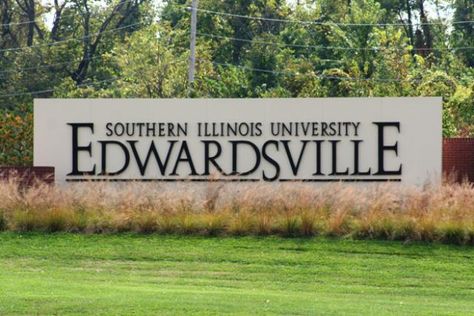 Learn about Southern Illinois University Edwardsville here! Edwardsville Illinois, East St Louis, College Vision Board, College Preparation, Southern Illinois University, Entry Signs, Citizen Science, After High School, Southern Illinois