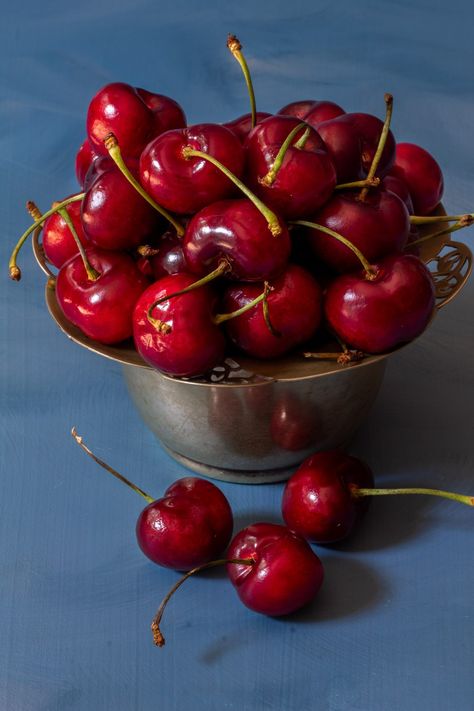 Bowl Of Cherries, Xmas Pudding, Pickled Cherries, Cherry Preserves, Cherry Season, Cherry Cocktail, Healthy Cocktails, Cocktail Bitters, Seasonal Cocktail