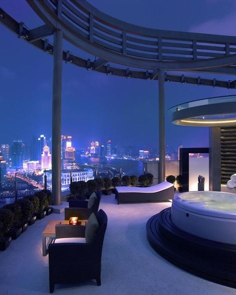 Hyatt on the Bund, Shanghai, Shanghai, China - Hotel Review - Condé Nast Traveler Apartment Luxury Penthouses, Penthouse Luxury, Architecture Restaurant, New York Penthouse, Apartment Luxury, Trendy Apartment, Luxury Penthouse, Penthouse Apartment, Luxury Homes Dream Houses