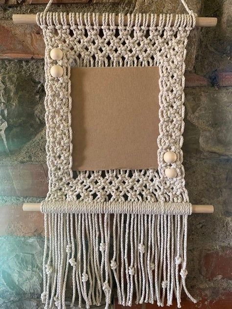 Nylon Crafts, Macrame Ornaments, Macrame Mirror, Macrame Plant Hanger Patterns, Makramee Diy, Macrame Knots Pattern, Diy Photo Frames, Macrame Hanger, Class Room