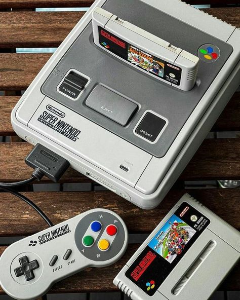 Old Game Consoles, Old Nintendo, Abi Motto, Retro Games Room, Nintendo Sega, Nintendo Entertainment System, Old Technology, Retro Gadgets, Nes Games