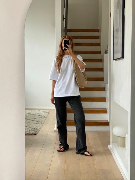 UNIQLO U AIRISM COTTON OVERSIZED … curated on LTK Black Sandals Outfit Summer, Uniqlo Outfit, Clog Outfit, White Tshirt Outfit, Uniqlo Style, Oversize Tshirt Outfits, Errands Outfit, Uniqlo U, High Waist Trousers