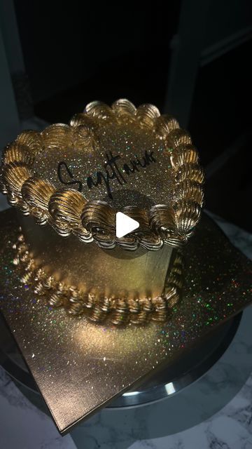 Gold Glitter Birthday Cake, Diamond Cake Ideas, Heart Glitter Cake, Gold Heart Shaped Cake, Gold And Silver Cake, Glitter Cake Birthday Sparkle, Gold Heart Cake, Glitter Heart Cake, Hart Cake