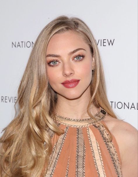 Amanda Seyfried Blonde, Amanda Seyfried Dear John, Amanda Seyfried Hair Color, Amanda Seyfried Color Analysis, Amanda Seyfried Wedding, Amanda Seyfried Aesthetic, Amanda Seyfried Makeup, Amanda Seyfried Style, Amanda Seyfried Hair