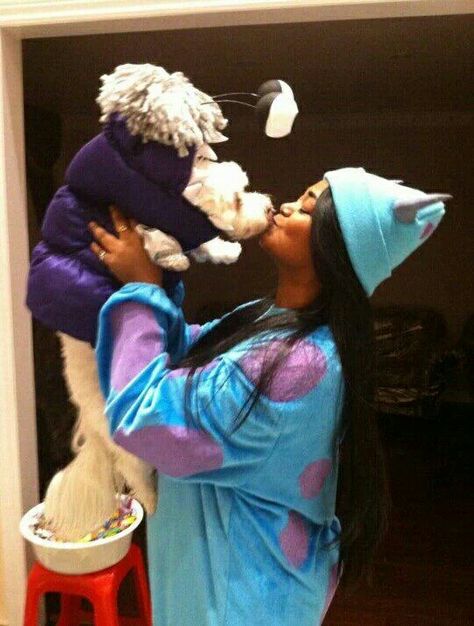 DIY halloween / dog costume - Monsters Inc. Sulley & Boo dressed as a monster Dog Monster Costume, Halloween Costumes Women And Dog, Monsters Inc Dog Costume, Women And Dog Halloween Costumes, Dog Duo Costumes, Halloween Costumes With Dog And Owner, Dog And Person Halloween Costumes, Dog Owner Costumes, Costume With Dog