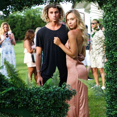 Biography Jay Alvarrez (born 5 July 1995) is a gifted actor, internet personality and model from the United States. He became… Read more: Jay Alvarrez Biography: Girlfriend, Wikipedia, Age, Tattoos, Net Worth, Height, YouTube, Instagram, Eyes, Haircut Jay Alvarrez And Alexis Ren, Jay Alvarez, Fitness Couples, Jay Alvarrez, Tumblr Era, Instagram Couples, Inspirational Love Quotes, Alexis Ren, Couples Pictures