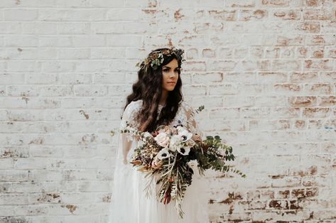 flower crown bride Bohemian Wedding Hair, Flowers Instagram, Boho Wedding Hair, Bridal Flower Crown, Savannah Wedding, Bright Florals, Flower Crown Wedding, Romantic Bride, Bohemian Bride