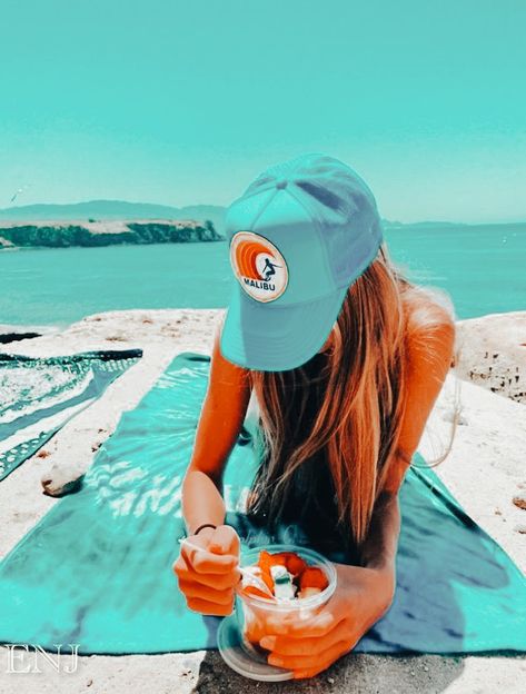 𝐅𝐨𝐥𝐥𝐨𝐰 𝐦𝐞 Preppy Artwork, Preppy Pfp, Preppy Beach, Preppy Girls, Preppy Style Summer, Preppy Wallpaper, Preppy Summer, Preppy Aesthetic, Blue Beach