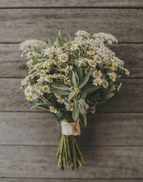 Herb Bouquet, Tropical Wedding Flowers, Flower Farm, Flower Bouquet Wedding, Simple Weddings, Wedding Trends, Decoration Table, Spring Flowers, Bridal Bouquet