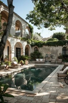 Dröm Hus Planer, Home Designs Exterior, Spanish Home Decor, Casa Country, Dream Life House, Spanish Style Home, Casa Vintage, Casa Exterior, Mediterranean Home