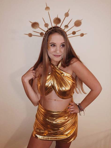 Sun Halloween Costume Sun Halloween Costume, Sun Goddess Costume, Sun Costume, 2023 Halloween, Goddess Costume, 2024 Halloween, Halloween 2024, Halloween Costumes Women, Photo Inspo