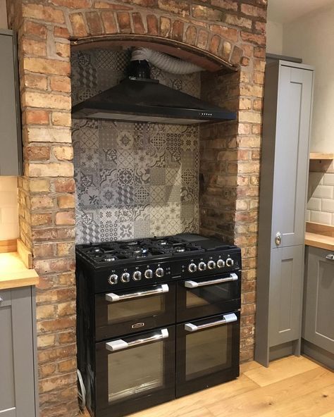 Old Fireplace In Kitchen, Oven Ideas In Kitchen, Oven In Fireplace Kitchen, Oven In Fireplace, Fireplace Transformation, Old Style Kitchen, Oven Ideas, Classy Interior, Oven Fireplace