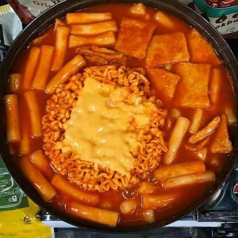 Tteboki Recipe, Tokbokki Korean, Delicious Japanese Food, Japanese Food Aethstetic, Korea Food, Soul Food Dinner, Food Babe, Delicacy Food, Food Therapy