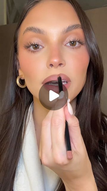 Kylie Lip Combo, The Best Lip Combo, Kylie Jenner Lip Combo, Best Neutral Lipstick, 90s Lip Combo, Kensington Tillo, Best Lip Combos, Neutral Lipstick, Lip Combos