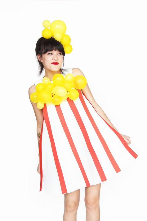 Diy Circus Costume, Popcorn Outfit, Popcorn Halloween Costume, Diy Teen Halloween Costumes, Popcorn Diy, Popcorn Halloween, Circus Ideas, Popcorn Costume