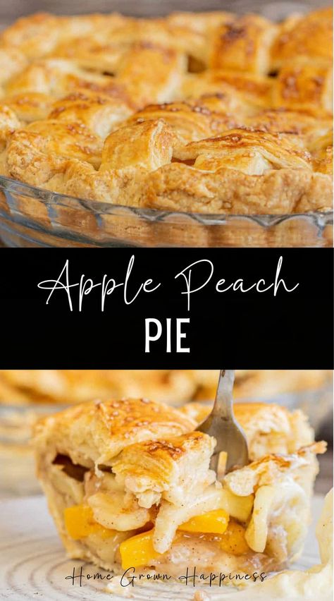 This apple peach pie has a delicious sweet and tart flavor, with juicy peaches and tangy apples. It’s scented with cinnamon and little fresh ginger for a warm and cozy flavor. You can use fresh or canned peaches for this pie, so it can be made even when it’s not peach season. Vanilla Pie, Peach Pie Recipe, Baked Apple Recipes, Peach Pie Recipes, Peach Pie Filling, Apple Recipe, Apple Varieties, Dinner Meal Prep, Pie Tops