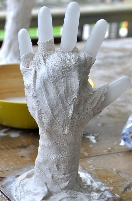 Plaster Bandage Sculpture, Plaster Bandage Art, Bandage Hand, Plaster Gauze, Casting Plaster, Plaster Crafts, Creepy Halloween Decorations, Zombie Hand, Paper Mache Sculpture