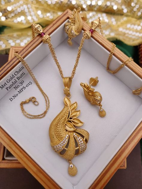 Pendal Set Design In Gold, Pendent Set Gold, Diy Projects Wood, Wood Working Ideas, Pins Ideas, Wood Working Projects, Gold Pendent, Gold Jewels Design, New Gold Jewellery Designs