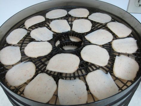 prawn crackers recipe Dehydrated Shrimp, Deep Fried Whole Chicken, Shrimp Chips Recipe, Fried Whole Chicken, Shrimp Chips, Vietnamese Shrimp, Prawn Crackers, Paleo Breads, Snack Cookies