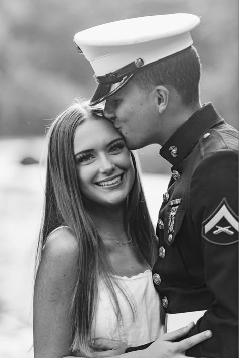 Marine Proposal, Marine Engagement Photos, Marine Engagement Pictures, Navy Engagement Photos, Photobox Ideas Pose Couple, Marine Couple Pictures, Marine Couple Photography, Marine Boyfriend, Marine Wedding Photos