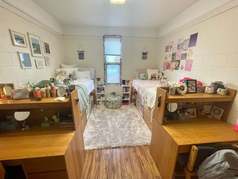 College Dorm Room Ideas 2 Beds, Stfx University Dorm Room, Dorm Room 2 Beds, Two Person Dorm Room, Uncw Dorm Room, European Dorm Room, Dorm Double Room Ideas, Dorm Inspo Cozy Double, Cute Dorm Room Decor