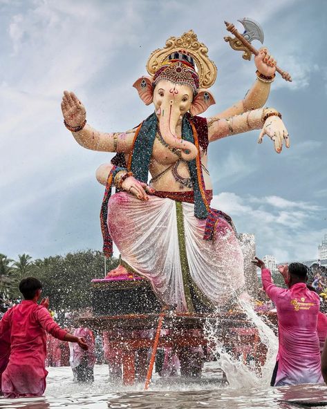 Ganpati Visarjan Photography, Bappa Wallpapers Full Hd, Ganpati Bappa Wallpapers Full Hd, Ganpati Photo Hd, Ganesha Artwork, Shiva Meditation, Ganpati Songs, Ganesh Ji Images, Ganpati Bappa Wallpapers