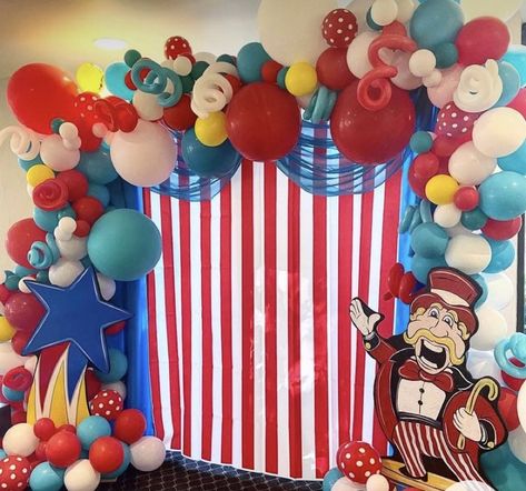 Carnival Birthday Balloons, Circus Balloon Decorations, Carnival Theme Birthday Decor, Circus Theme Balloon Garland, Carnival Graduation Party Ideas, Carnival Backdrop Ideas, Circus Balloon Garland, Circus Balloon Arch, Carnival Decorations Diy