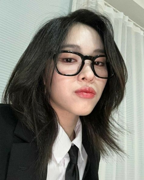 #shinryujin #ryujin #itzy #ryujinicon #miusayuna #tanrica Toro Inoue, Dressy Casual, Girl Crush, Kpop Girl Groups, Instagram Update, Korean Girl, South Korean Girls, K Pop, Kpop Girls