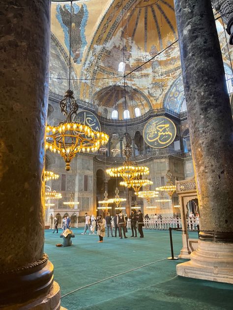 Istanbul, Turkey 📍 Hagia Sophia, Insta Posts, Istanbul Turkey, Islamic Art, Istanbul, Times Square, Travel, Quick Saves, Art