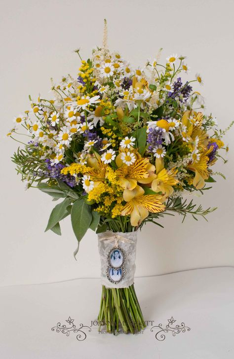 Garden relaxed Bridal Bouquet. Yellow slstromeria, lavender, tanacetum, camomile and herbs. Lavender Sage Sunflower Wedding, Sunflower Lavender Bouquet, Daffodil Bouquet Wedding, Purple And Yellow Bouquet, Lavender And Yellow Wedding, Camomile Bouquet, Bridal Bouquet Yellow, Yellow Alstroemeria, Purple And Yellow Wedding