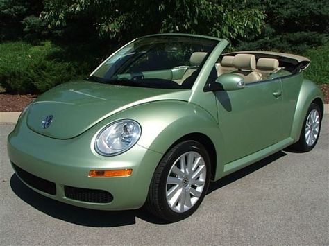 NEED! Volkswagen Beetle Convertible Green, Green Volkswagen Beetle Aesthetic, Green Beetle Car, Green Volkswagen Beetle, Bug Convertible, Green Bug, Vw Beetle Convertible, Vw Super Beetle, Hippie Car