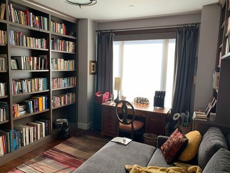 Spare Bedroom Library, Spare Room Library, Small Home Library Cozy Reading Room, Library Snug, Cozy Library Room Ideas, Cozy Library Room, Small Library Room, Library Room Decor, Small Home Library