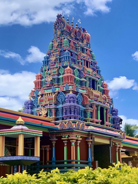 Sri Siva Subramaniya Hindu Temple, Nadi, Fiji Nadi Fiji, Chicago Water Tower, Hindu Mandir, Temple Painting, Roman Pool, Hohenzollern Castle, Temple India, Timber Staircase, Indian Temple Architecture