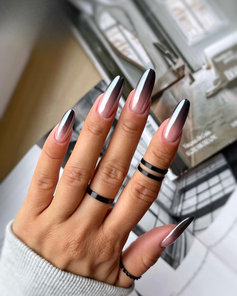 Ombre Nails Black And White, Black Chrome Nails Designs, Black Chrome Nail, Black And Chrome Nails, Chrome Nails Ideas, Almond French Tips, Chrome Nail Ideas, Black Chrome Nails, White Tips