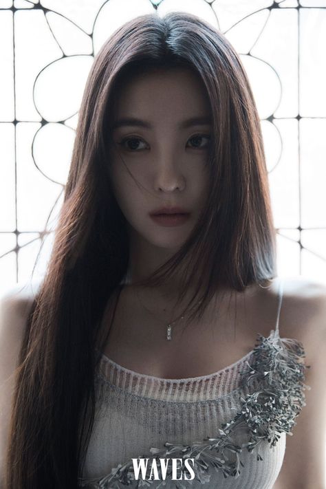 X Korean Makeup Brands, Red Velvet Photoshoot, Irene Red Velvet, Seulgi Instagram, Red Velvet Irene, Girl Cakes, Korean Makeup, Korean Beauty, Kpop Girl Groups