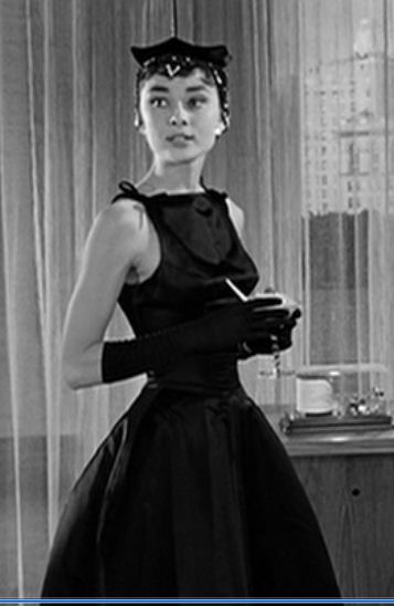 Audrey Hepburn Black Dress, Audrey Hepburn Dress, Hepburn Dress, Next Luxury, Audrey Hepburn Style, Estilo Hippie, Audrey Hepburn, Beautiful Woman, Timeless Beauty