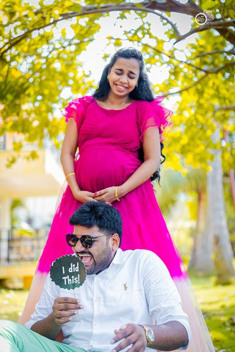 maternity photoshoot ideas Metarnaty Photoshoot, Metarnity Photoshoot Indian, Maternity Photoshoot Poses Indian, Maternity Photography Poses Indian, Pre Pregnancy Photoshoot, Maternity Photoshoot Ideas Creative, Baby Shower Poses Couple, Funny Maternity Photography, Creative Maternity Pictures