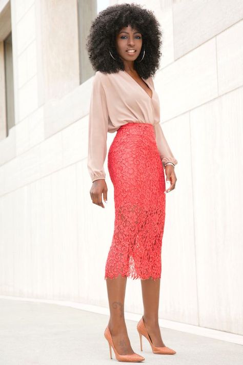 Long Pencil Skirt Outfit Classy, Midi Skirts Style, Classy Skirts, Pencil Midi Skirt, Chique Outfit, Fashionable Work Outfit, Style Pantry, Mode Kimono, Pencil Skirt Outfits