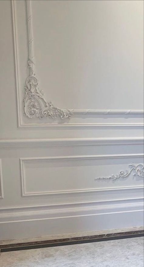 Victorian Wall Panelling, Parisian Wall, Modern Wall Paneling, Parisian Interior, Classical Interior, Wall Paneling Diy, House Interior Design Styles, Neoclassical Interior, Victorian Wall