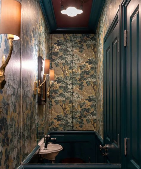 10 black bathroom ideas | Windowless Bathroom Ideas, Bathroom Shower Tub, Black Bathroom Ideas, Windowless Bathroom, Unique Bathrooms, Recessed Can Lights, Vanities Bathroom, Dark Bathrooms, Paint And Paper Library