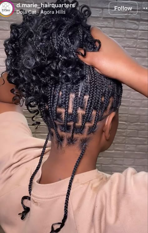 Short Knotless Twist Braids, Short Bob Knotless Braids With Curls, Short Braids Ponytail, Box Braid Bob With Curly Ends, Big Short Braids With Curls, Short Curly End Braids, Braided Bob Curly Ends, Shorts Braids With Curls, Short Knotless With Curls At The End