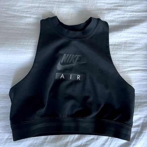 Brand New. Never Worn Fits True To Size No Padding Or Support Basketball Workout Clothes, Nike Clothes Women, Nike Tops Women, Sports Tank Tops, Nike Women Outfits, Gymwear Outfits, Cute Nike Outfits, Tops Nike, Top Nike