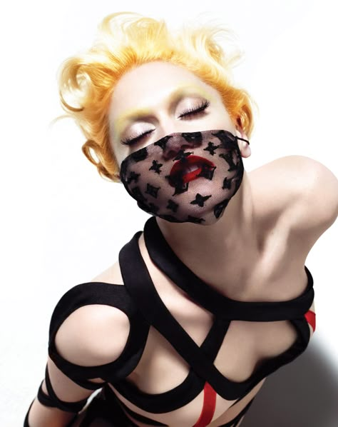 The Making of V: Gwen Stefani (V52) | V Magazine Gwen Stefani Pictures, Gwen Renée Stefani, Jean Paul Goude, Chica Punk, Gwen Stefani No Doubt, Alas Marcus Piggott, Mert And Marcus, Gwen Stefani Style, David Sims