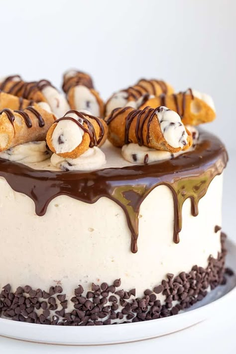 Cannoli Cake - This Cannoli Cake Recipe has a delicious, homemade vanilla cake filled with a cannoli frosting that has mascarpone, ricotta cheese, cinnamon, vanilla, and all of the amazing flavors of a cannoli. It's the perfect cake for any occasion especially the holidays! #cookiedoughandovenmitt #cake Kids Cake Flavor Ideas, Cannoli Cake Filling Recipe, Cannoli Cake Wedding, Different Birthday Cakes, Cheesecake Designs, Cannoli Frosting, Cannoli Cake Recipe, Cannoli Desserts, Cannoli Cake