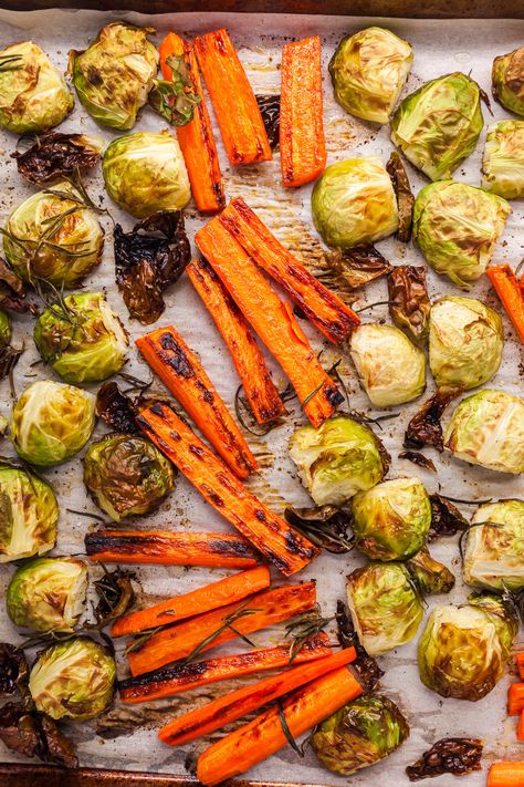 Roasted Brussels Sprouts and Carrots Crispy Brussel Sprouts, Vegetable Side Dish, Pan Recipe, Flavorful Vegetables, Roasted Brussels Sprouts, Great Northern Beans, Sprout Recipes, Glazed Carrots, Brussels Sprouts Recipe