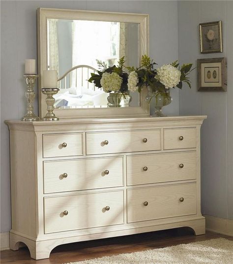 Dresser Top Decor, Dresser Decor Bedroom, Design Ložnic, Dresser Bedroom, Hudson Furniture, Dresser Top, White Dresser, Bedroom Dresser, Trendy Bedroom